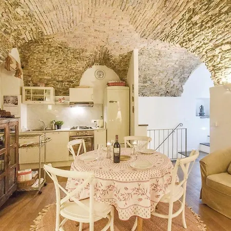 Nyaraló Torretta Sanrita Arma di Taggia